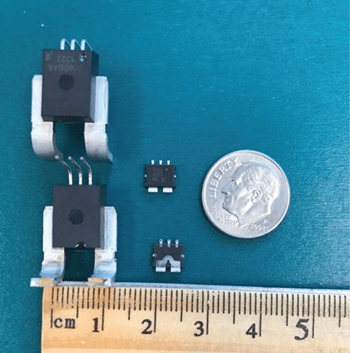 图 1：采用 CB 封装的 ACS770（左）和采用 LR 封装的 ACS780（右）